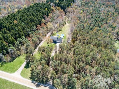7553 W Polk Rd, Sumner, MI 48889 photo 32