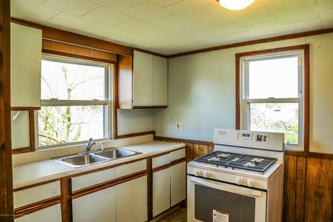 551 E Sheridan Rd, Lansing, MI 48906 photo 9