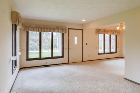 708 Turner St, Dewitt, MI 48820 photo 3