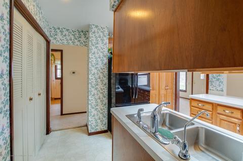 708 Turner St, Dewitt, MI 48820 photo 9