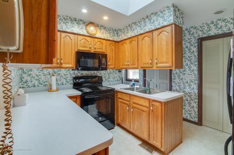 708 Turner St, Dewitt, MI 48820 photo 7