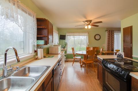 13468 S Hinman Rd, Eagle, MI 48822 photo 6