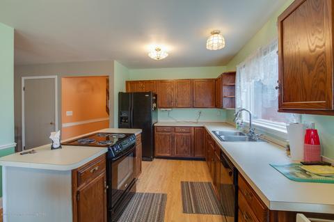 13468 S Hinman Rd, Eagle, MI 48822 photo 9