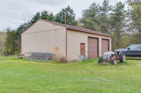 13468 S Hinman Rd, Eagle, MI 48822 photo 32