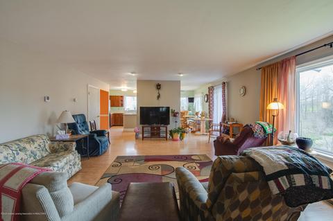 13468 S Hinman Rd, Eagle, MI 48822 photo 5