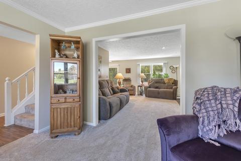 5575 Canoga Ln, Haslett, MI 48840 photo 7