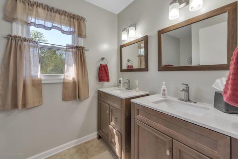 5575 Canoga Ln, Haslett, MI 48840 photo 17