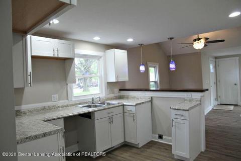 311 E Cavanaugh Rd, Lansing, MI 48910 photo 4