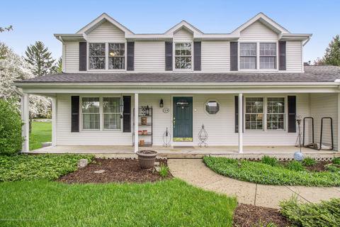 124 Spring Meadows Ln, Dewitt, MI 48820 photo 3