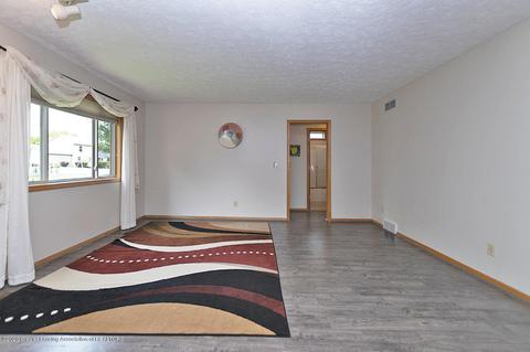 1526 Downing St, Haslett, MI 48840 photo 5