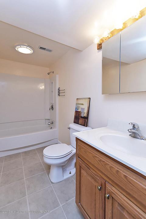 1526 Downing St, Haslett, MI 48840 photo 28