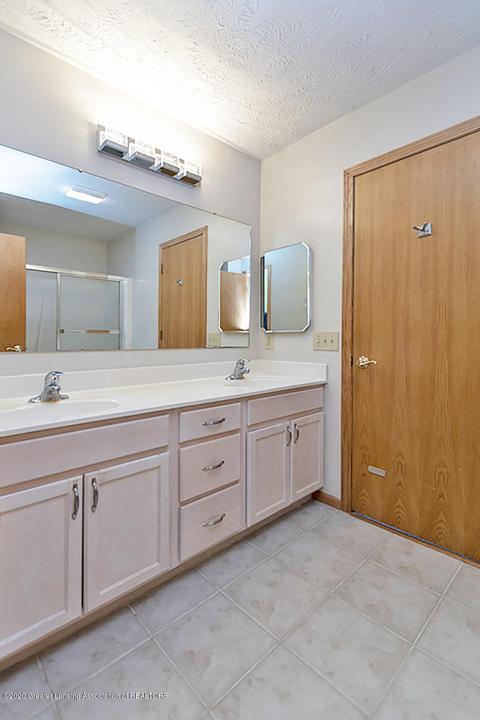 1526 Downing St, Haslett, MI 48840 photo 24