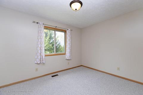 1526 Downing St, Haslett, MI 48840 photo 14