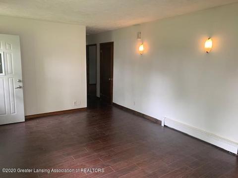 2921 Sheffer Ave, Lansing, MI 48906 photo 4