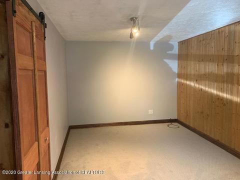 2921 Sheffer Ave, Lansing, MI 48906 photo 9