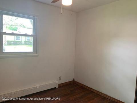 2921 Sheffer Ave, Lansing, MI 48906 photo 7