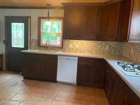 2921 Sheffer Ave, Lansing, MI 48906 photo 3