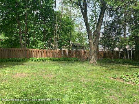 2921 Sheffer Ave, Lansing, MI 48906 photo 2