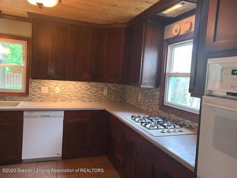 2921 Sheffer Ave, Lansing, MI 48906 photo 5