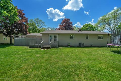 1082 Woodside Dr, Haslett, MI 48840 photo 18