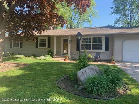 1082 Woodside Dr, Haslett, MI 48840 photo 2