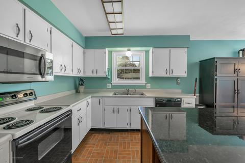 1082 Woodside Dr, Haslett, MI 48840 photo 8