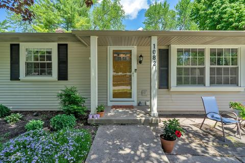1082 Woodside Dr, Haslett, MI 48840 photo 3