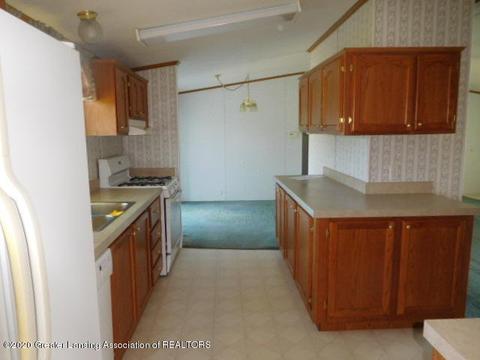 10050 Bond Rd, Dewitt, MI 48820 photo 4