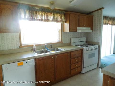 10050 Bond Rd, Dewitt, MI 48820 photo 3