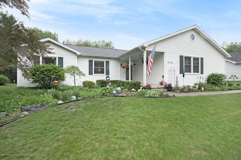 5516 Earliglow Ln, Haslett, MI 48840 photo 1