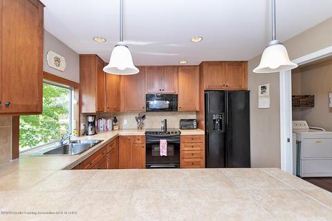 7852 Ashbrook Dr, Haslett, MI 48840 photo 16