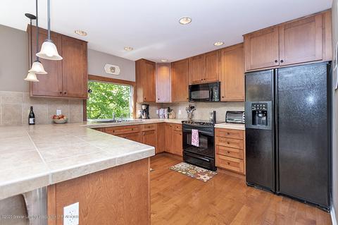 7852 Ashbrook Dr, Haslett, MI 48840 photo 15