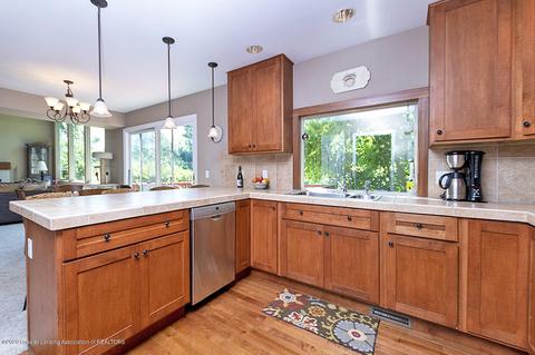 7852 Ashbrook Dr, Haslett, MI 48840 photo 14