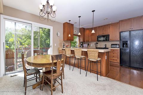 7852 Ashbrook Dr, Haslett, MI 48840 photo 11