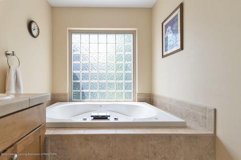 7852 Ashbrook Dr, Haslett, MI 48840 photo 21