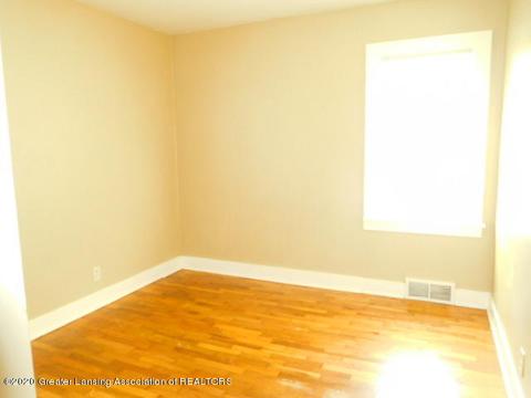 616 E Willard Ave, Lansing, MI 48910 photo 12
