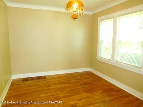 616 E Willard Ave, Lansing, MI 48910 photo 9