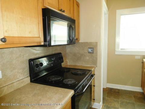 616 E Willard Ave, Lansing, MI 48910 photo 7