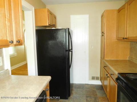 616 E Willard Ave, Lansing, MI 48910 photo 8