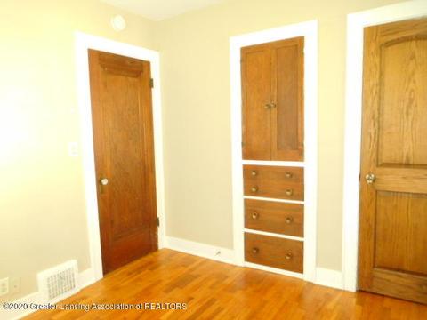 616 E Willard Ave, Lansing, MI 48910 photo 11