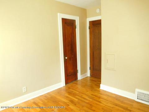 616 E Willard Ave, Lansing, MI 48910 photo 13