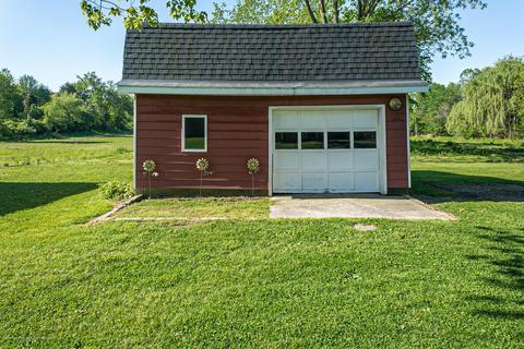 6313 E Clark Rd, Bath, MI 48808 photo 8