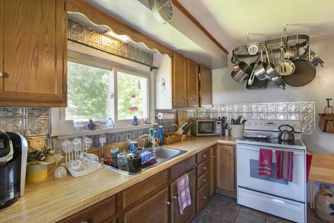 5614 Ann Dr, Bath, MI 48808 photo 2