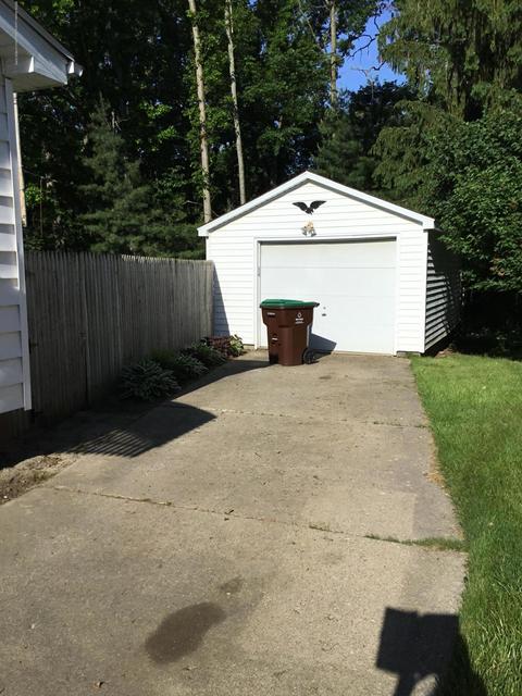 1237 Kimberly Dr, Lansing, MI 48912 photo 3