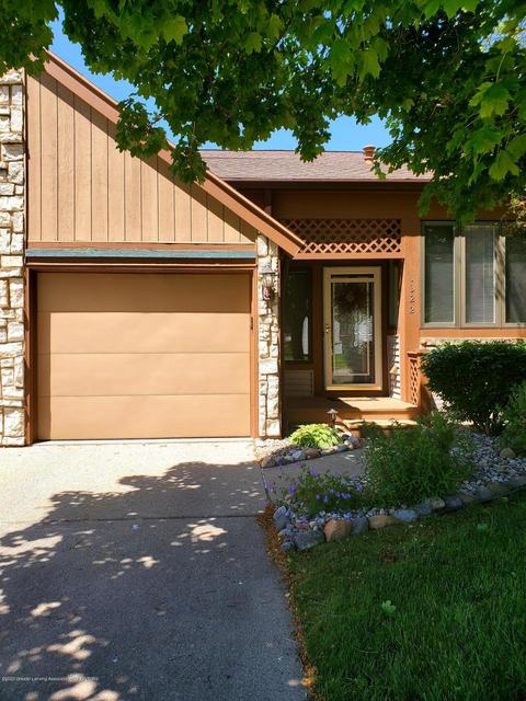 1322 Brookside Dr, Lansing, MI 48917 photo 1