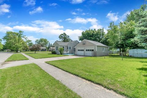 816 Mitchell Ave, Lansing, MI 48917 photo 4