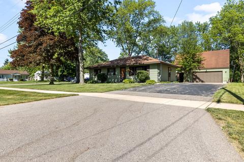 2078 Phillips Ave, Holt, MI 48842 photo 2