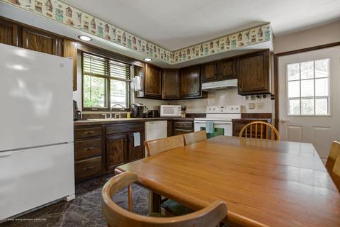 2078 Phillips Ave, Holt, MI 48842 photo 10