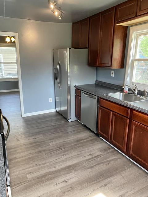 904 Baker St, Lansing, MI 48910 photo 3