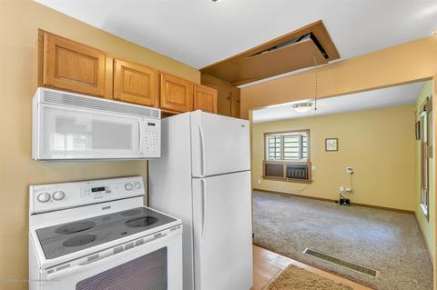 2109 Alpha St, Lansing, MI 48910 photo 11